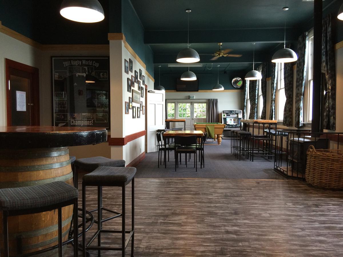 Mossburn Railway Hotel Extérieur photo