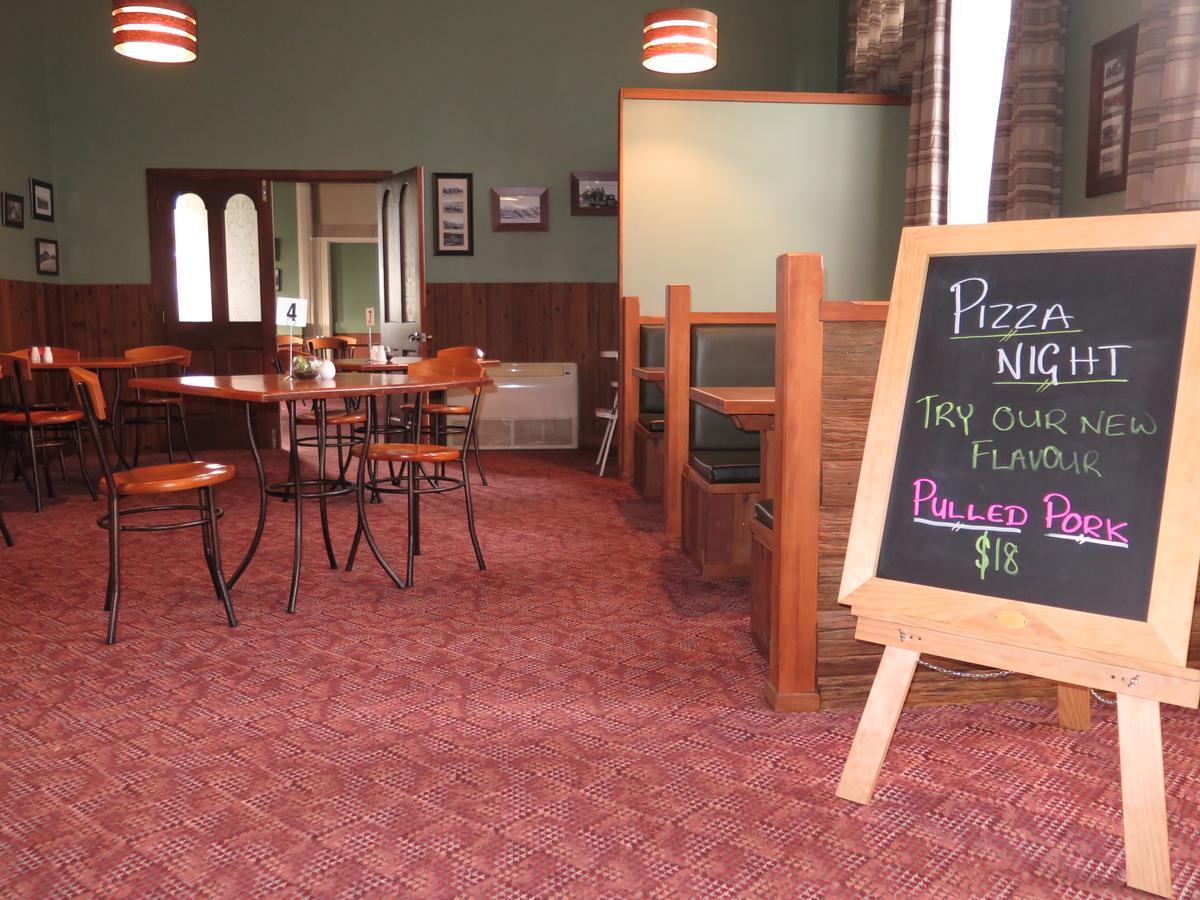 Mossburn Railway Hotel Extérieur photo